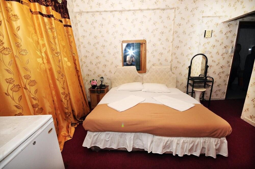 Al Qaid Hotel Дубай Екстериор снимка